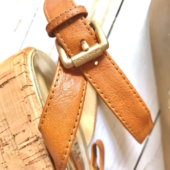 *SOLD* Michael Kors Wedge Sandal - Picture 3 of 4